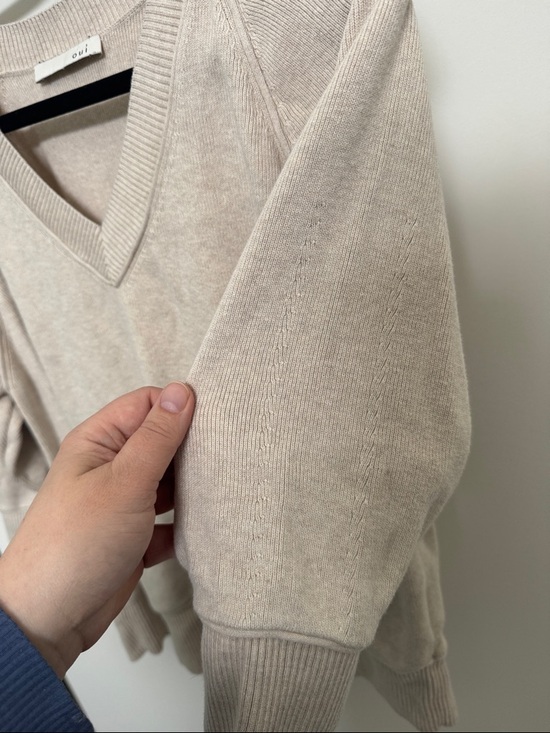 OUI Women's V-Neck Lightweight Cream Sweater - Picture 4 of 8